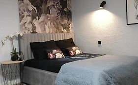 Pod Kasztanami blisko A2